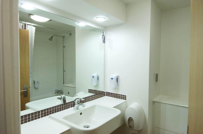 Premier Inn Blackpool East Екстер'єр фото