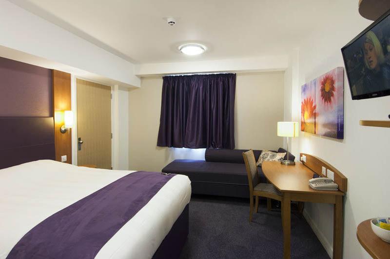 Premier Inn Blackpool East Екстер'єр фото